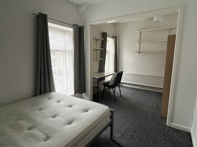 Bills Included - Spacious House in Great Location  Main Photo