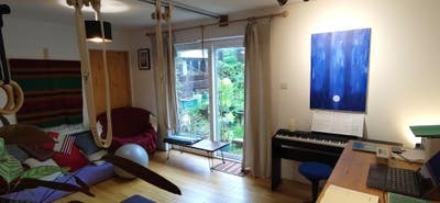 Double room in veggie, non-smoking house Main Photo