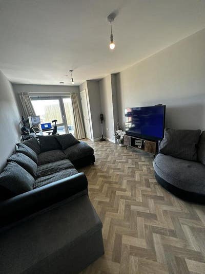  Spacious 2-Bedroom Apartment for Rent Main Photo