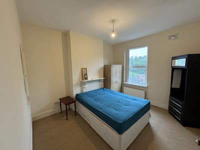 One bedroom to rent for one person. Main Photo