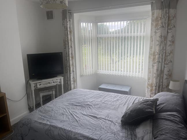 Double room to rent Coleshill Main Photo