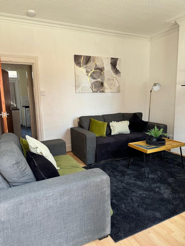 🏠✨ Beautiful 4 Bedroom Houseshare to Rent 😍 Main Photo