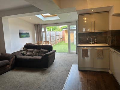 🏠 4-bed CV2 | Near UHCW | Bills Inc | WiFi Main Photo