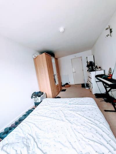 ** Lovely En Suite Room Based In North Greenwich** Main Photo