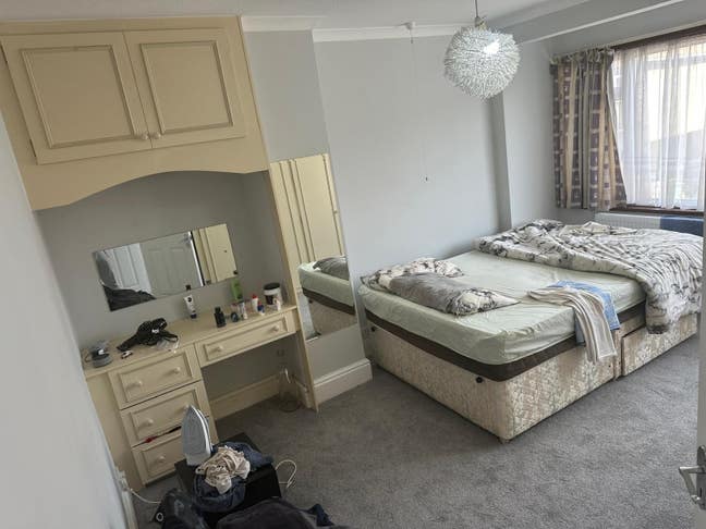 Spacious 4 Bedroom House to Let in Chadwell Heath Main Photo