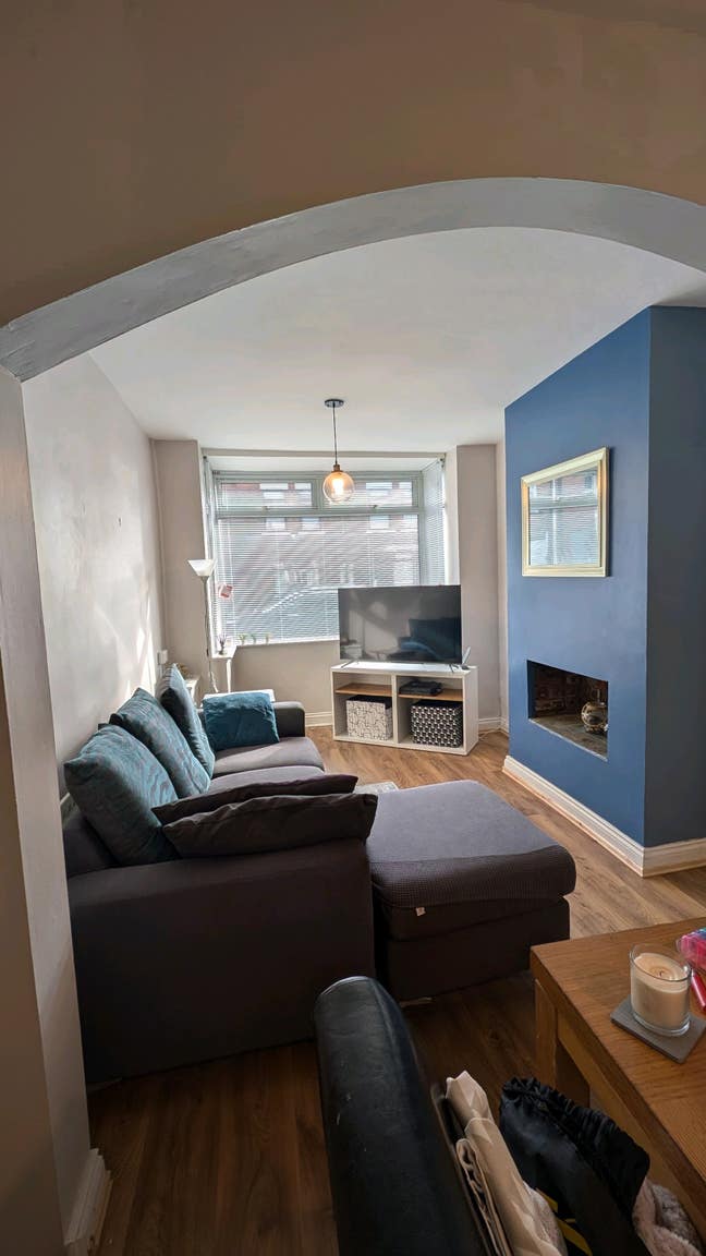 (Short-Term) Room to Let Main Photo