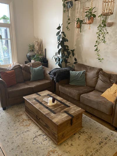 Double room in spacious home Main Photo