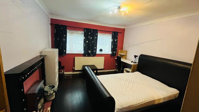 SPACIOUS double room for  single £560 Main Photo