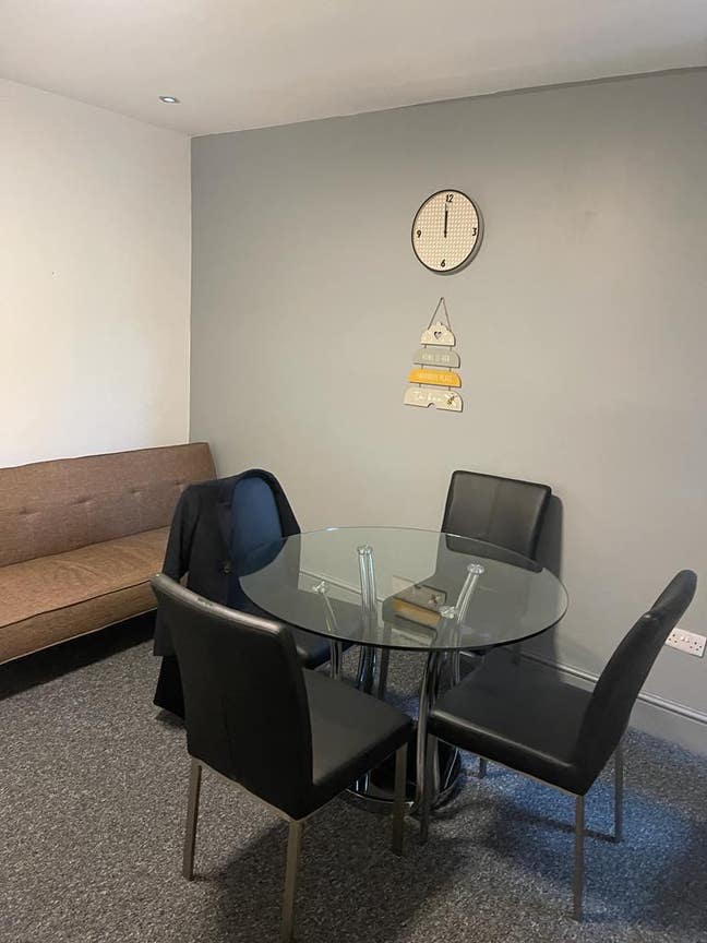 Double bedroom available in central  Main Photo