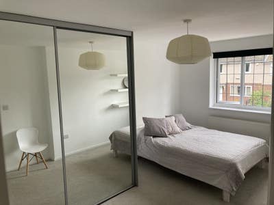 Bright Double Bedroom  Main Photo