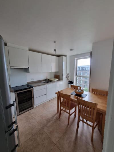 🌿 Stunning Large Double Room with Private Balcony Main Photo