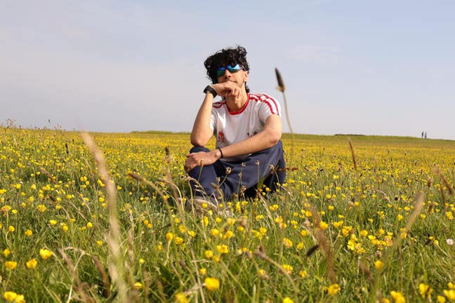 Looking for a room Main Photo