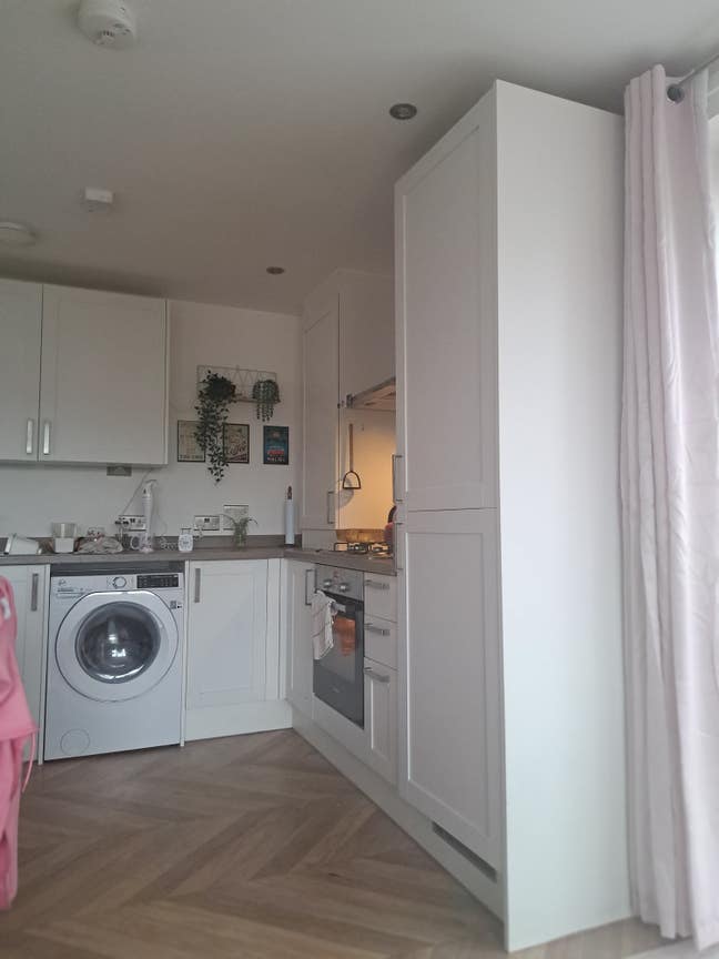 Kingsize Room by Train Station & For Professional Main Photo