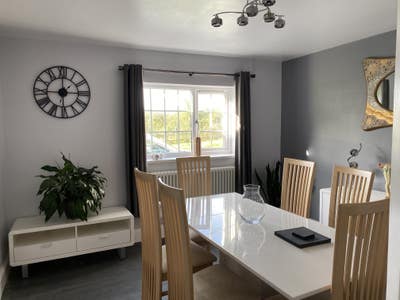 X-Large king size bedroom with en-suite. Main Photo