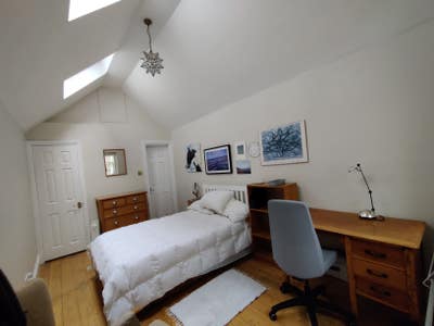 Ensuite large double own living room West Acton Main Photo