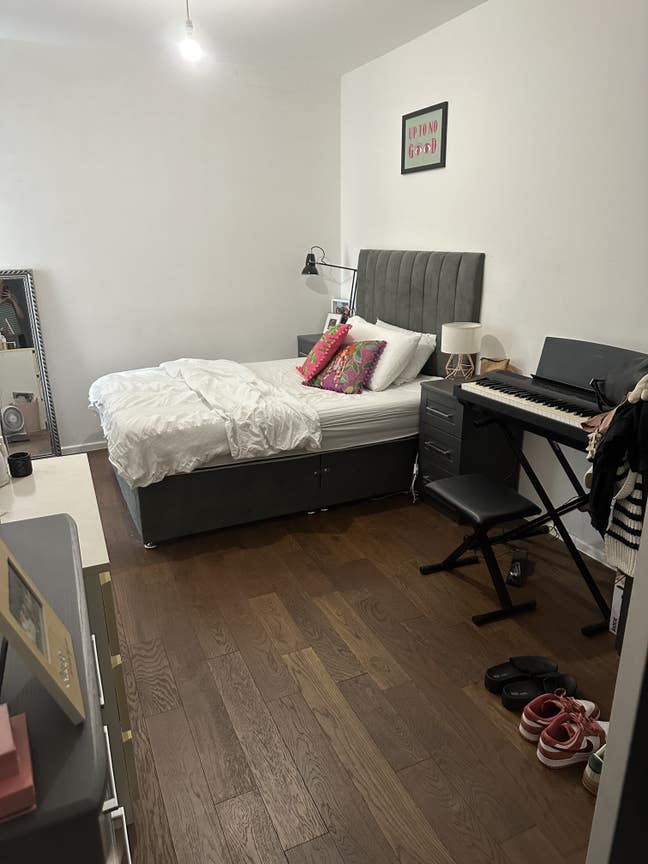 3 week sublet in lovely room in Hackney.  Main Photo