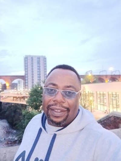 51year old Male seeks for ensuite or double room Main Photo