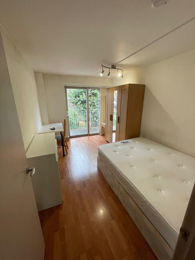 Marvellous Double Room in Canary Wharf, E14 Main Photo