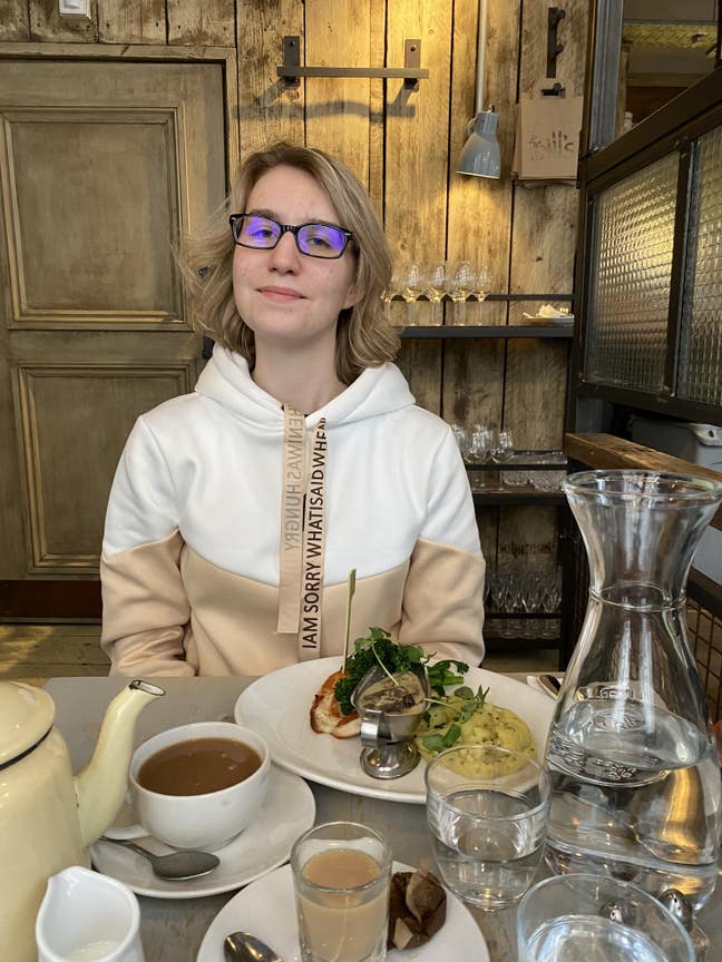 Looking for an en-suite room or studio apartment.  Main Photo