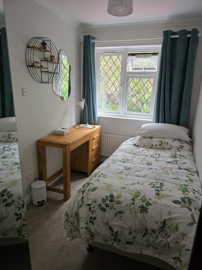 Fresh clean 2 bed house, in quiet location  Main Photo