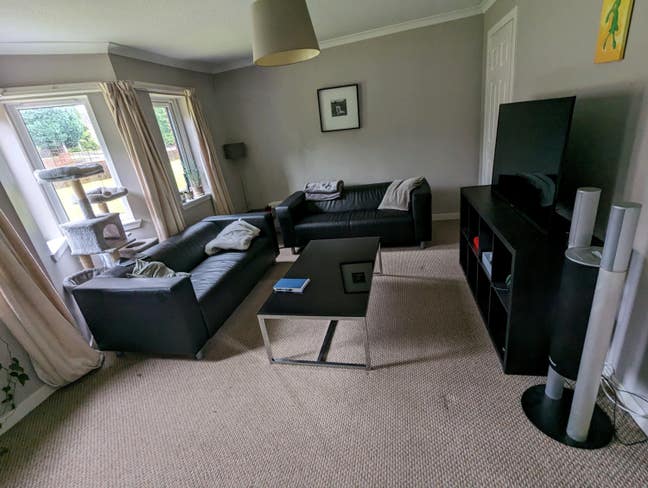 Bedroom For Rent Main Photo