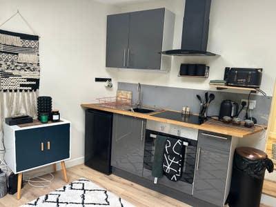Self contained 1 bed room annexe house  Main Photo