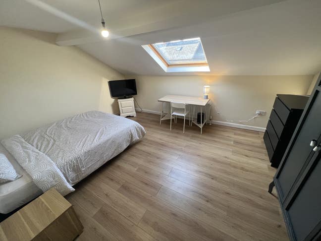 📍Huge Double Room Close to Qub Bills inc  📍 Main Photo
