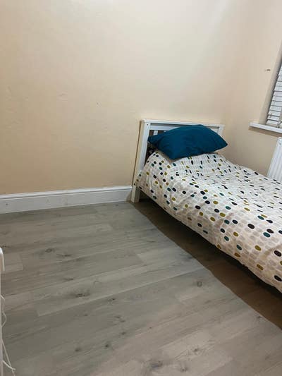 Single bedroom, 5 mins from Chadwell Heath Station Main Photo