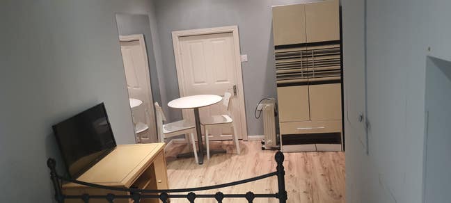 Spacious double room in a family home Main Photo
