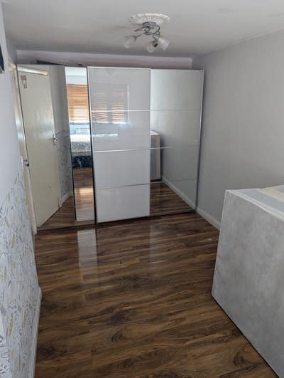 Big 2 Rooms and 2 Toilets Inclusive Bills &pound;2000  Main Photo