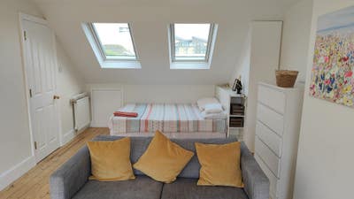 Spacious Loft Studio with Kitchen and Ensuite Main Photo