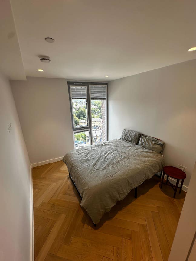 Double private bathroom w/ balcony Main Photo