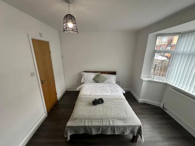 🔥 CV1 Ensuite! Great Location. All Bills Included Main Photo