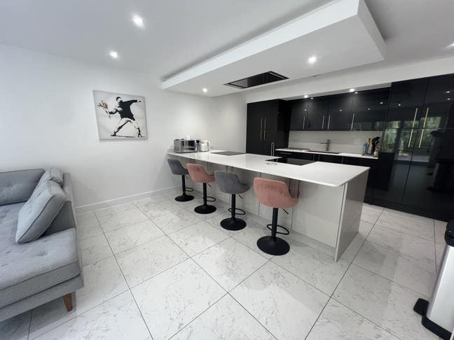 Double room in modern detached property- Fishponds Main Photo