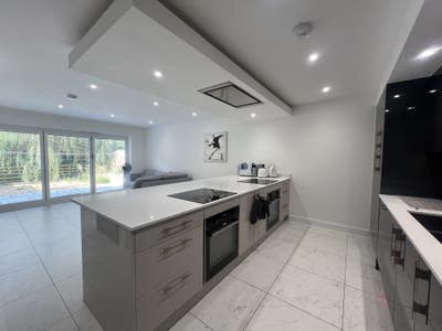 Double room in modern detached property- Fishponds Main Photo