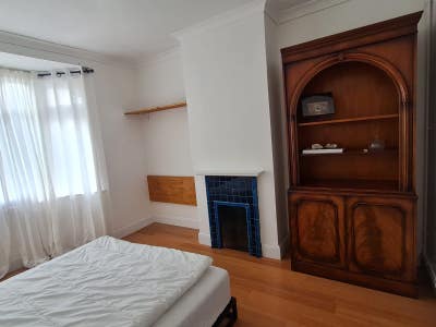 Refurbished King Size Room to Let  Main Photo