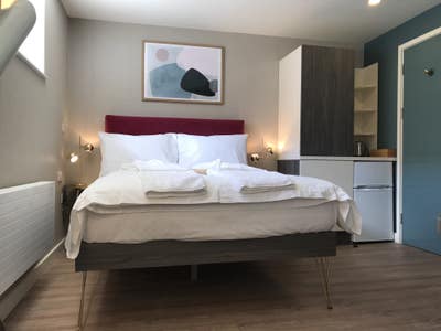 Ensuite Room with mini kitchenette in Cardiff Main Photo