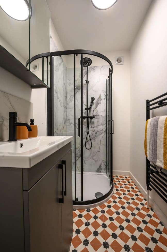 Luxury Double Room | All bills included | NR3  Main Photo