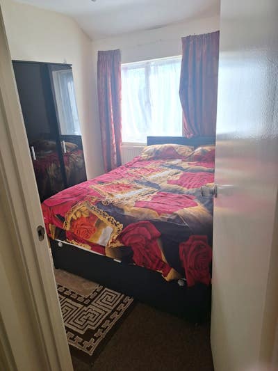 Room In  Enfield to rent  Main Photo