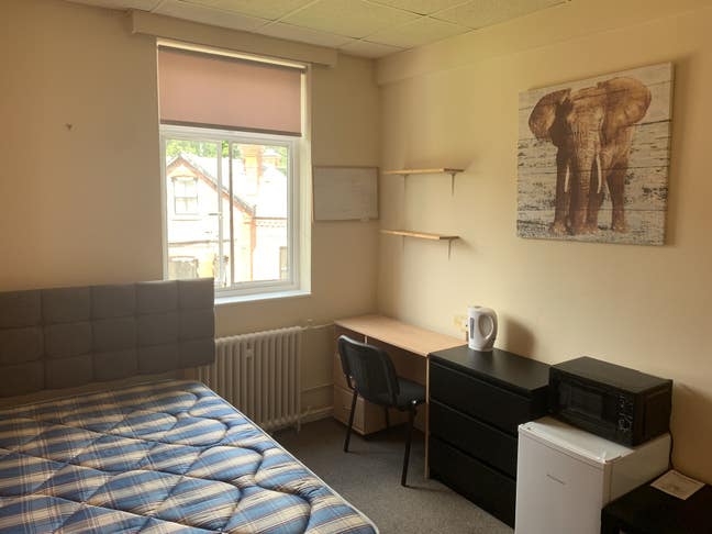 Room in a Shared House, Demesne Road, M16 8PH Main Photo