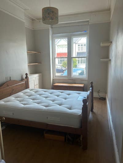 King size room in garden flat - Westbury park Main Photo