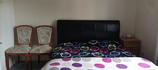  Female preferred:  Double  Bed  Room  Available  at  Romford
 Main Photo