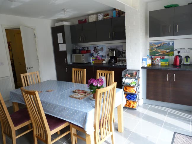 Ensuite Room - Bills Included Main Photo