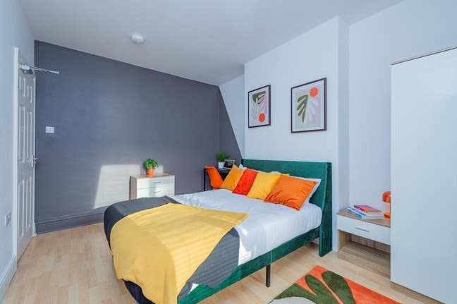 Double room close to city centre  Main Photo