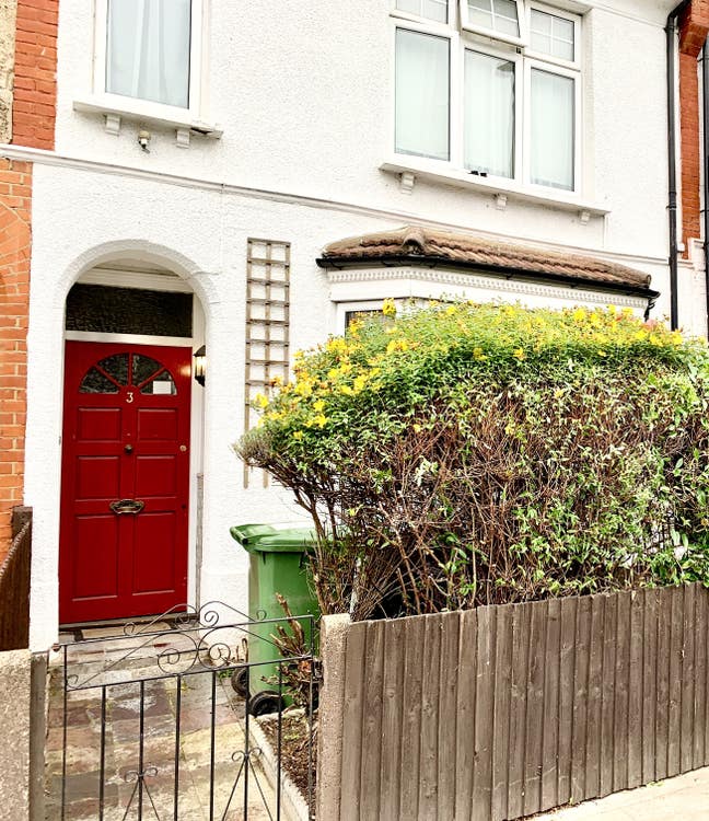 Lovely House & Double Room STN & DLR 5mins N3 Main Photo