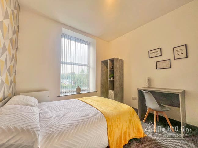 Oldham🏡 Stunning Refurb  Main Photo