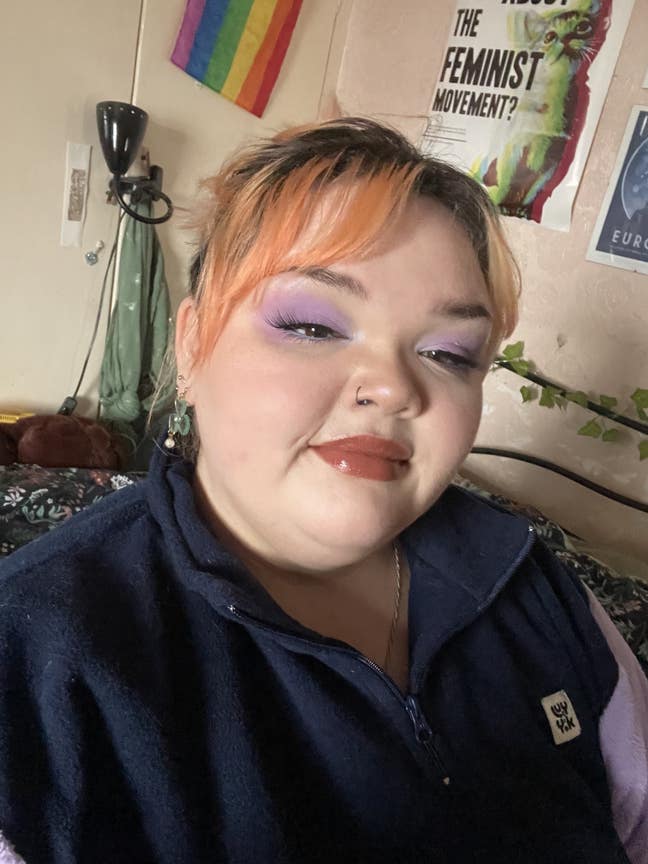 29 yo with cat looking for double room Main Photo