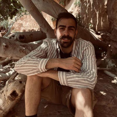 Hello! I'm Alexandros from Greece and I'm c... Main Photo