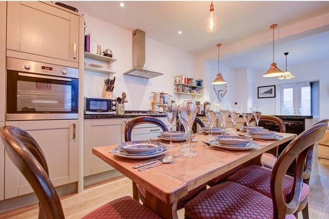 Single Bedroom Available - Mon - Fri Let - Main Photo