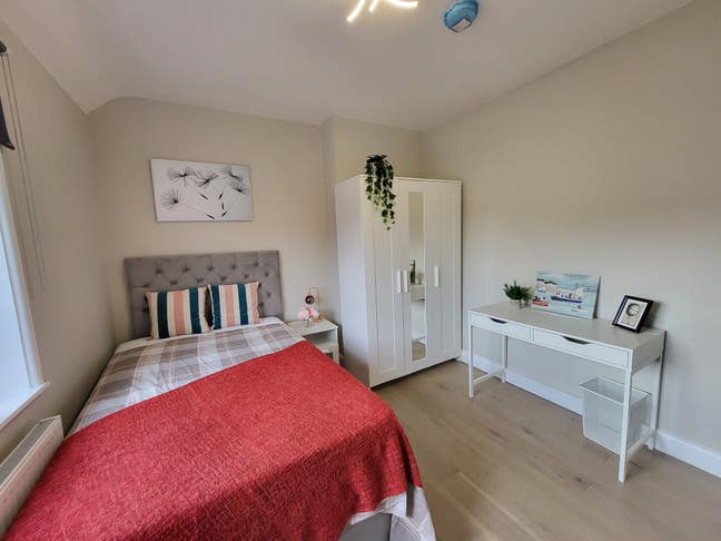 Amazing Ensuite Double for Single Professional Main Photo